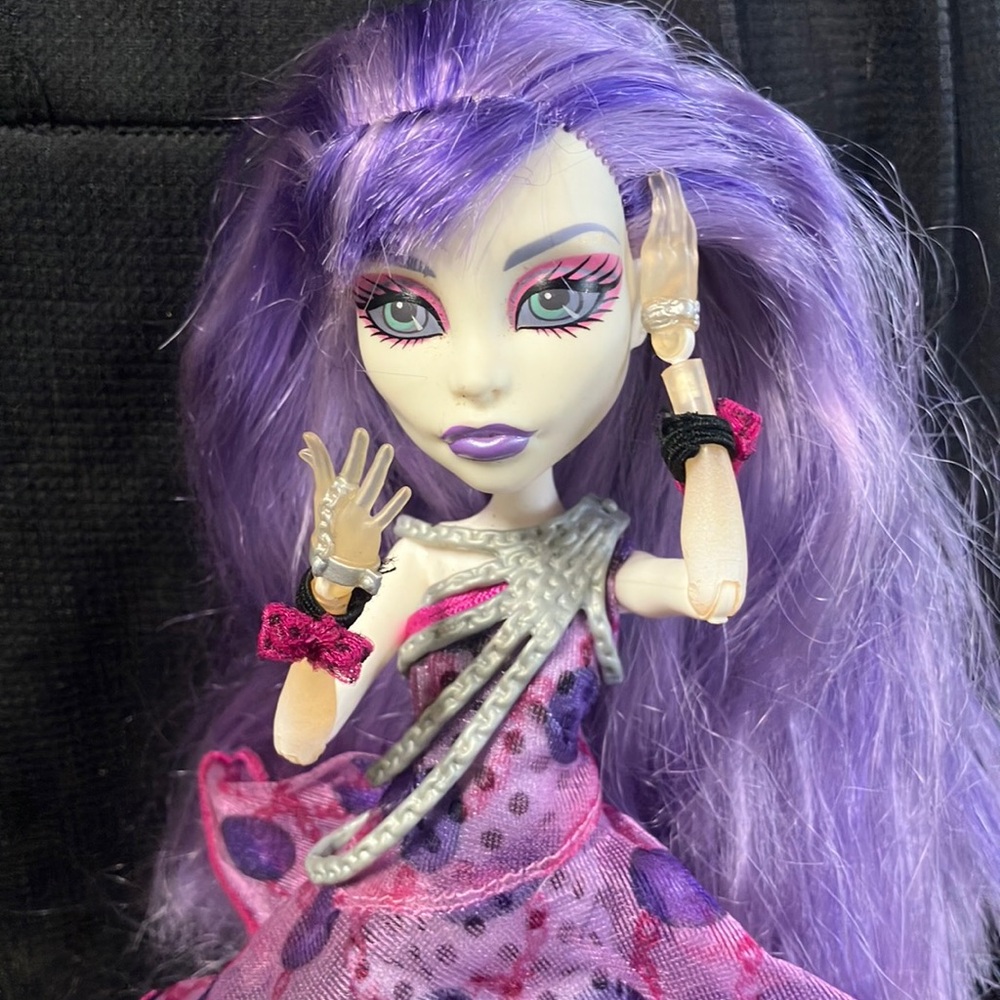 Vintage Monster High doll, an OG1, Spectra Vondergeist. Drop dot gorgeous, 2012